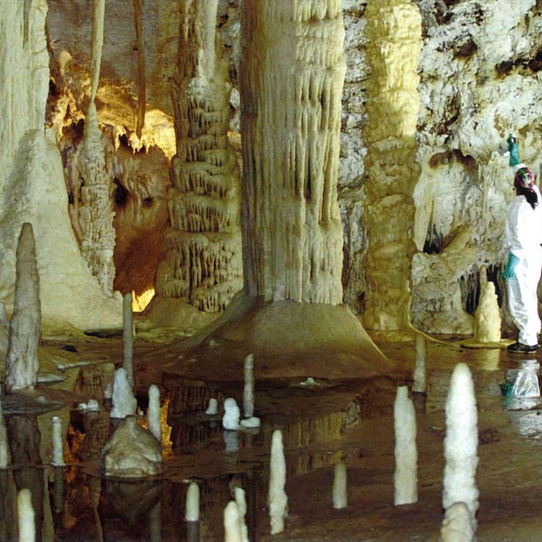 Impresa Silvio Pierobon - Realizzazioni - Interventi conservativi Grotte di Frasassi – Genga (AN) 